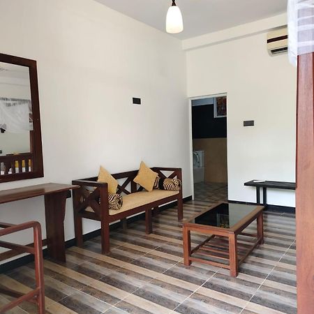 Queen'S Place ウナワトゥナ エクステリア 写真
